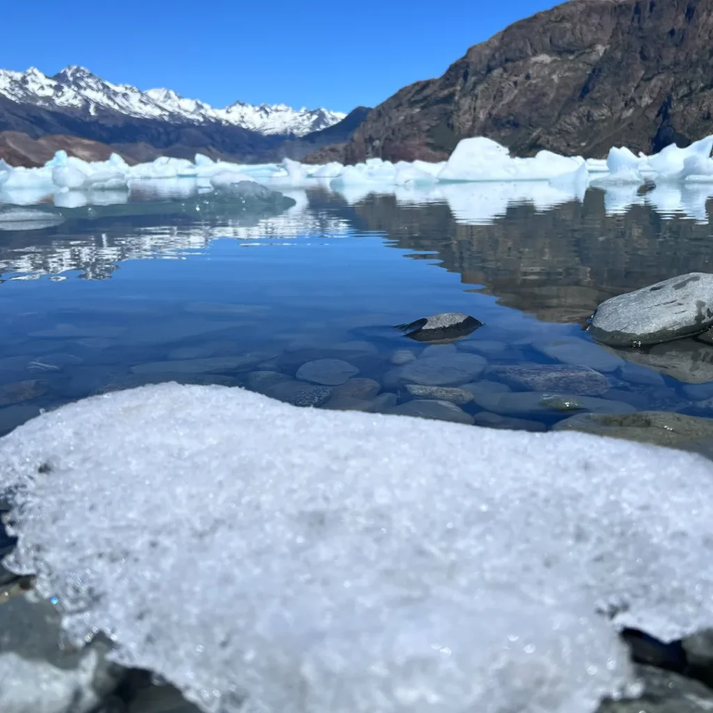 ¿El Lago Argentino se congela? Por qué no se hiela en invierno